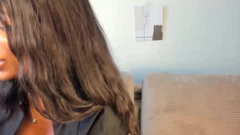 Natassia Dreams online show from 04-19-26, 11:40