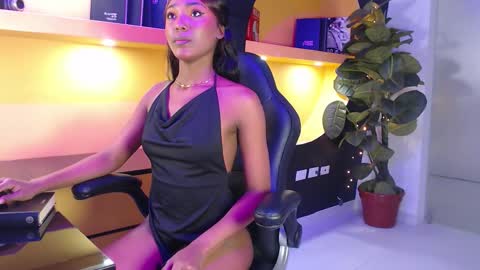 Snapshot of natazhaqueen chatting on 10-08-25, 11:52 nathalia online show from 10-08-25, 11:52