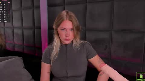 Snapshot of natehalll chatting on 09-11-25, 10:37 NATE online show from 09-11-25, 10:37