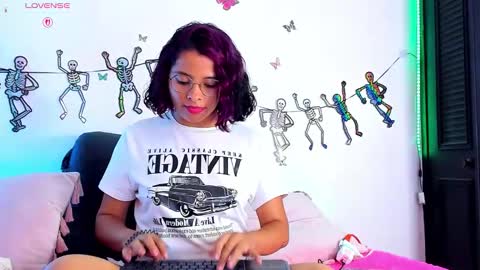 Snapshot of nath_redrex chatting on 10-23-25, 11:57 Nath online show from 10-23-25, 11:57