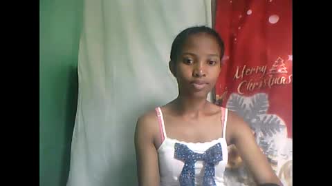 Snapshot of nathalie004 chatting on 10-08-25, 05:49 nathalie004 online show from 10-08-25, 05:49