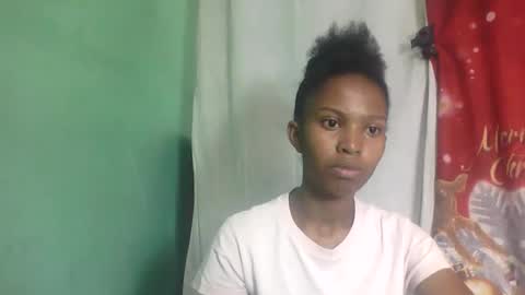 Snapshot of nathalie004 chatting on 10-13-25, 05:07 nathalie004 online show from 10-13-25, 05:07