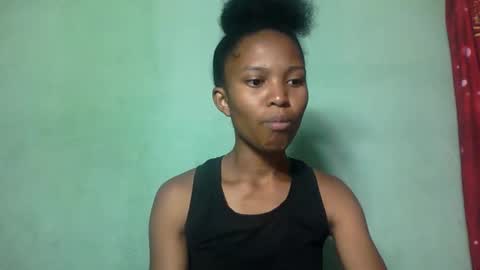 Snapshot of nathalie004 chatting on 10-27-25, 05:33 nathalie004 online show from 10-27-25, 05:33