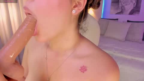 NATHALIE online show from 05-11-26, 02:45