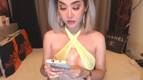 Snapshot of nathaliehuges chatting on 10-28-25, 07:23 Goddess Nathalie online show from 10-28-25, 07:23