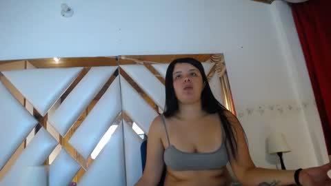 Snapshot of nathaly_sweet23 chatting on 04-25-26, 01:25 Nathaly sweet online show from 04-25-26, 01:25