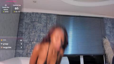 Snapshot of nathalyleen chatting on 02-03-26, 02:53 online show from 02-03-26, 02:53