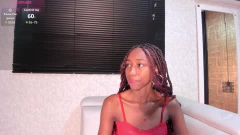 Snapshot of nathalyleen chatting on 02-15-26, 04:09 online show from 02-15-26, 04:09