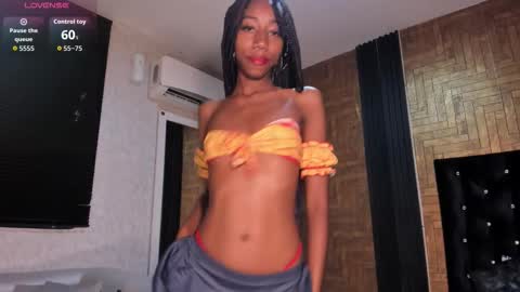 Snapshot of nathalyleen chatting on 02-20-26, 04:42 online show from 02-20-26, 04:42