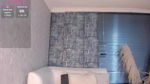 Snapshot of nathalyleen chatting on 02-26-26, 09:03 online show from 02-26-26, 09:03