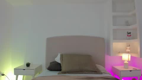 Snapshot of nathalyn05 chatting on 11-20-25, 10:37 NATHALY online show from 11-20-25, 10:37