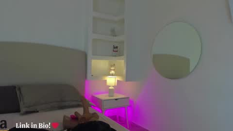 Snapshot of nathalyn05 chatting on 11-29-25, 10:40 NATHALY online show from 11-29-25, 10:40