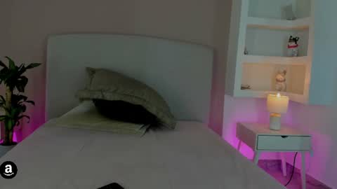 Snapshot of nathalyn05 chatting on 07-15-26, 10:42 NATHALY online show from 07-15-26, 10:42