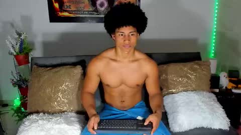 Snapshot of nathan_sexy247 chatting on 10-20-25, 12:44 Nathan online show from 10-20-25, 12:44