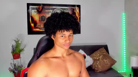 Snapshot of nathan_sexy247 chatting on 11-06-25, 12:44 Nathan online show from 11-06-25, 12:44