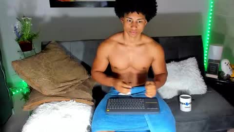 Snapshot of nathan_sexy247 chatting on 11-09-25, 10:46 Nathan online show from 11-09-25, 10:46