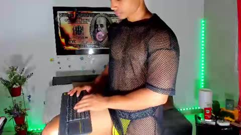 Snapshot of nathan_sexy247 chatting on 07-03-26, 12:28 Nathan online show from 07-03-26, 12:28
