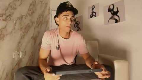 Snapshot of nathan_shimmer chatting on 11-16-25, 01:17 nathan_shimmer online show from 11-16-25, 01:17