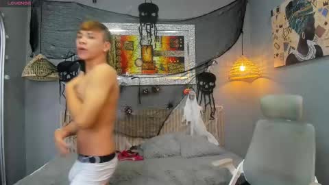 Snapshot of nathanclay chatting on 10-18-25, 04:37 nathanclay online show from 10-18-25, 04:37