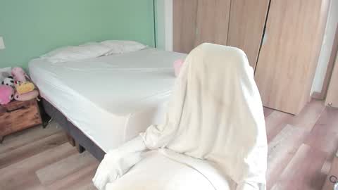     online show from 03-25-26, 04:57