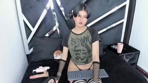 Snapshot of natsumiht chatting on 10-14-25, 04:57 natsumiht online show from 10-14-25, 04:57