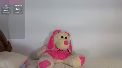 Snapshot of nattyqueen_ chatting on 10-21-25, 01:39 NattyQueen online show from 10-21-25, 01:39