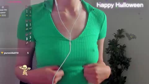 Snapshot of natural_form chatting on 10-29-25, 06:37 peach online show from 10-29-25, 06:37