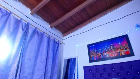 Snapshot of naturalboobs1 chatting on 02-25-25, 06:25 Annie online show from 02-25-25, 06:25