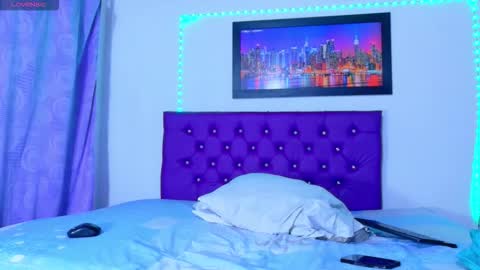 Snapshot of naturalboobs1 chatting on 11-25-25, 11:10 Annie online show from 11-25-25, 11:10