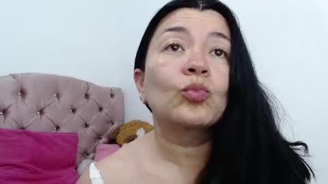 Snapshot of naturally_mature chatting on 01-08-25, 05:48 Sammy online show from 01-08-25, 05:48