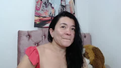 Snapshot of naturally_mature chatting on 05-14-26, 02:18 Sammy online show from 05-14-26, 02:18