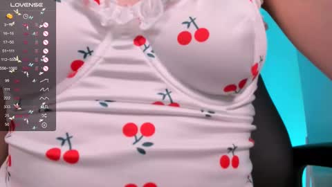 Snapshot of naturelly chatting on 02-26-25, 06:21 Melisa FOLLOW ME online show from 02-26-25, 06:21