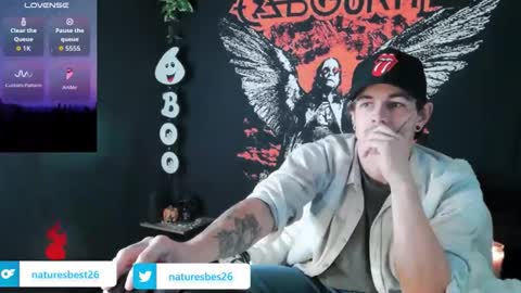 Snapshot of naturesbest951 chatting on 10-25-25, 04:53 NATURESBEST online show from 10-25-25, 04:53