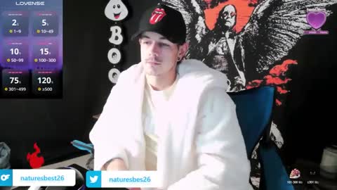 Snapshot of naturesbest951 chatting on 10-26-25, 03:23 NATURESBEST online show from 10-26-25, 03:23