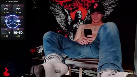 Snapshot of naturesbest951 chatting on 11-14-25, 05:17 NATURESBEST online show from 11-14-25, 05:17