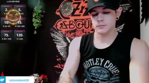 Snapshot of naturesbest951 chatting on 11-16-25, 01:22 NATURESBEST online show from 11-16-25, 01:22