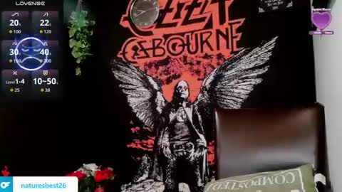 Snapshot of naturesbest951 chatting on 11-20-25, 02:45 NATURESBEST online show from 11-20-25, 02:45