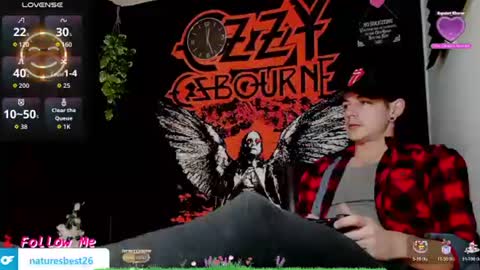 Snapshot of naturesbest951 chatting on 11-22-25, 05:28 NATURESBEST online show from 11-22-25, 05:28