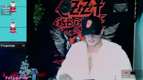 Snapshot of naturesbest951 chatting on 11-26-25, 02:45 NATURESBEST online show from 11-26-25, 02:45