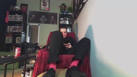 Snapshot of naturesbest951 chatting on 04-28-26, 02:27 NATURESBEST online show from 04-28-26, 02:27