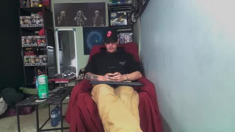 Snapshot of naturesbest951 chatting on 05-12-26, 11:46 NATURESBEST online show from 05-12-26, 11:46