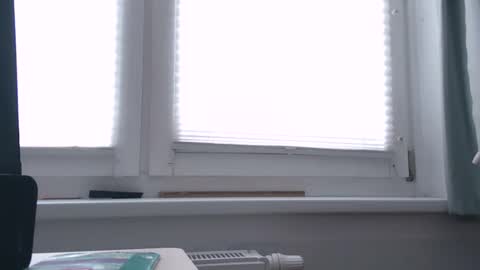 Snapshot of naturista25 chatting on 10-12-25, 08:24 naturista25 online show from 10-12-25, 08:24