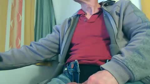 Snapshot of naturista25 chatting on 10-17-25, 07:16 naturista25 online show from 10-17-25, 07:16