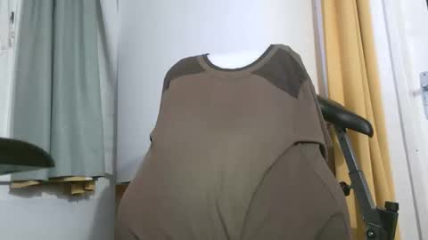 Snapshot of naturista25 chatting on 10-26-25, 04:02 naturista25 online show from 10-26-25, 04:02