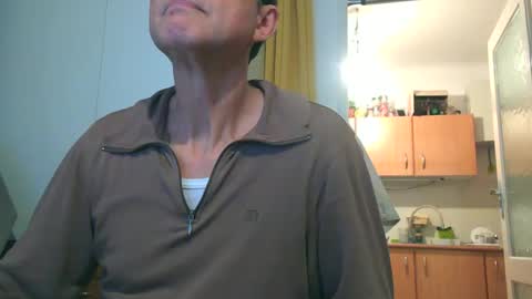 Snapshot of naturista25 chatting on 11-24-25, 03:23 naturista25 online show from 11-24-25, 03:23