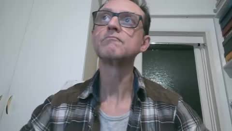 Snapshot of naturista25 chatting on 11-25-25, 03:56 naturista25 online show from 11-25-25, 03:56