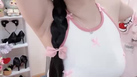 Snapshot of natycutiegirl chatting on 06-25-26, 02:22 Kiki online show from 06-25-26, 02:22