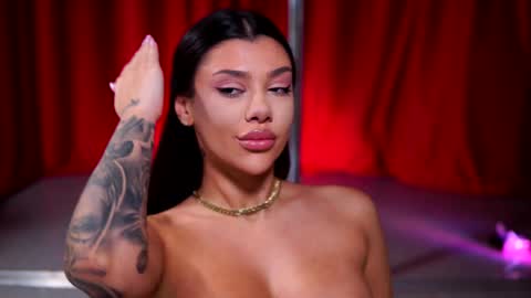 Snapshot of natydesiree chatting on 01-12-25, 01:32 Naty online show from 01-12-25, 01:32