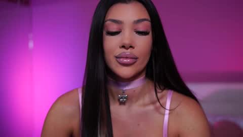 Snapshot of natydesiree chatting on 02-13-25, 07:42 Naty online show from 02-13-25, 07:42