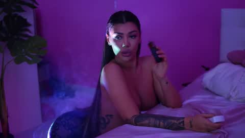 Snapshot of natydesiree chatting on 03-08-25, 11:27 Naty online show from 03-08-25, 11:27